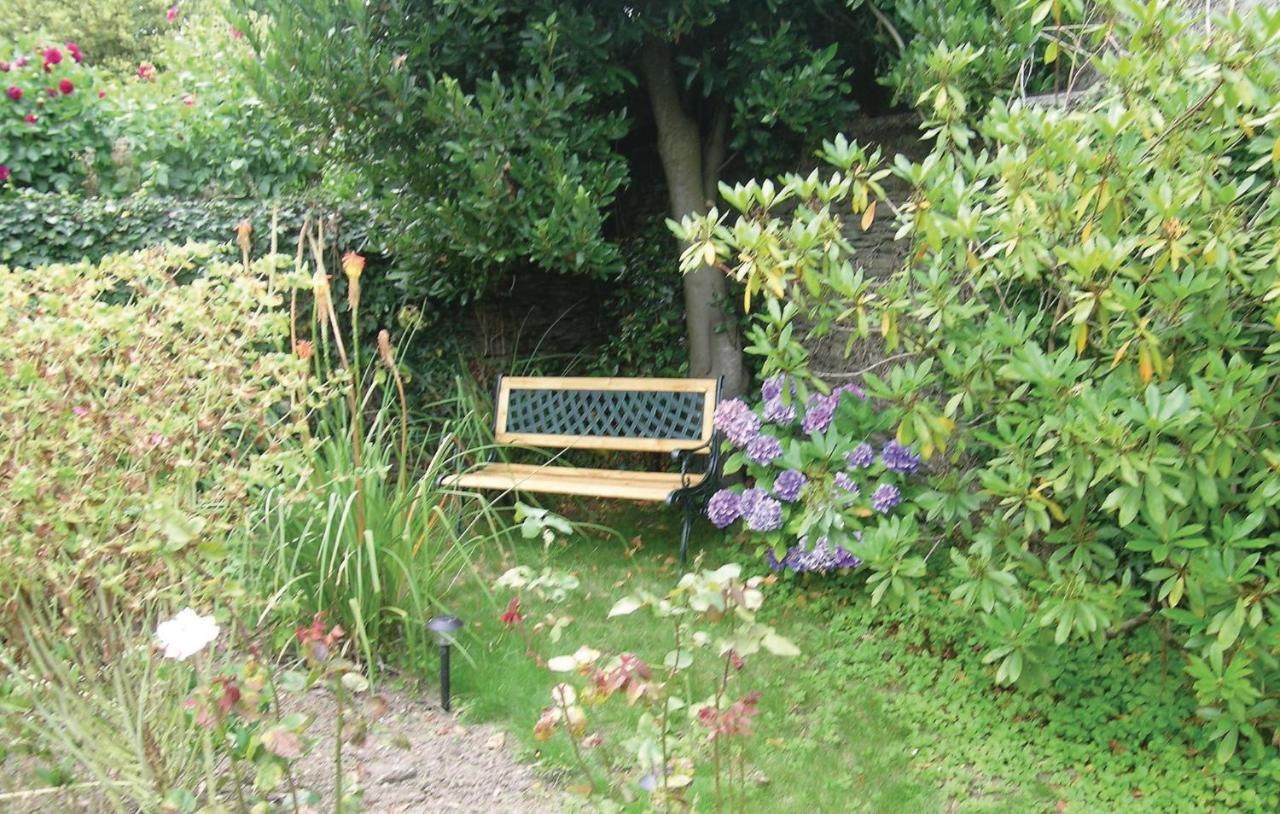 Lovely Home In Chateauneuf Du Faou With Wifi Saint-Thois Extérieur photo